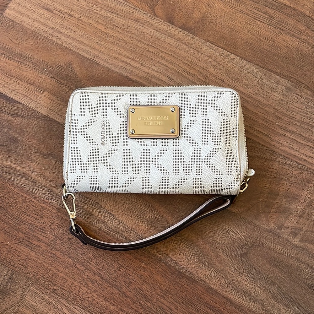 Michael Kors wristlet wallet